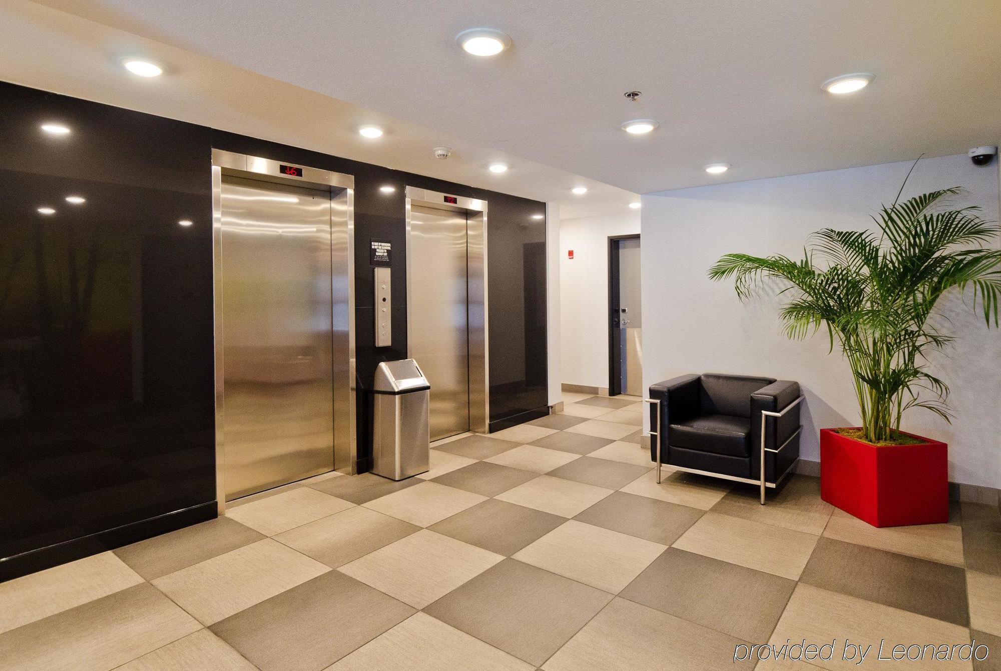 Hotel Elan Κάλγκαρι Εξωτερικό φωτογραφία