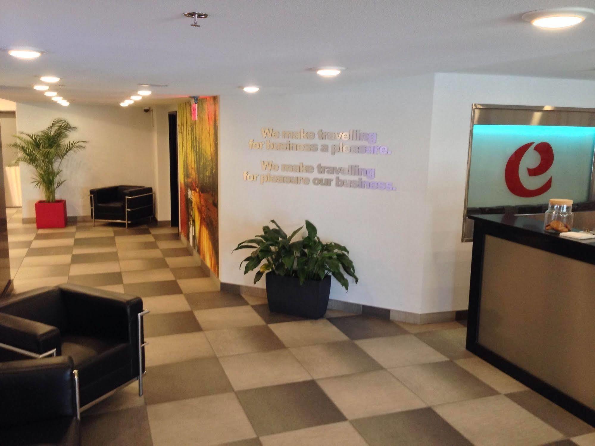 Hotel Elan Κάλγκαρι Εξωτερικό φωτογραφία